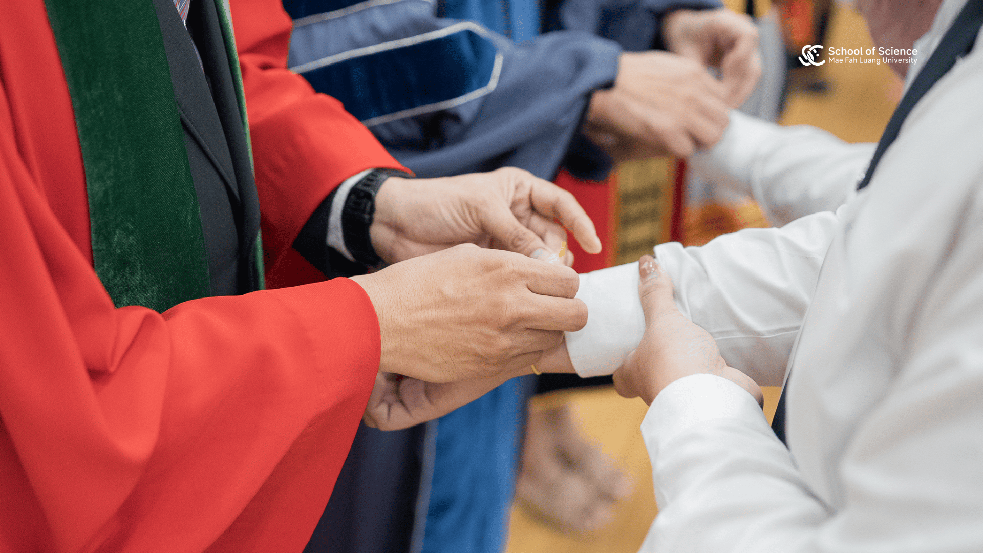 MFU News : 2026-08-17_School_of_Science_Student-Welcoming_Ceremony_02.png